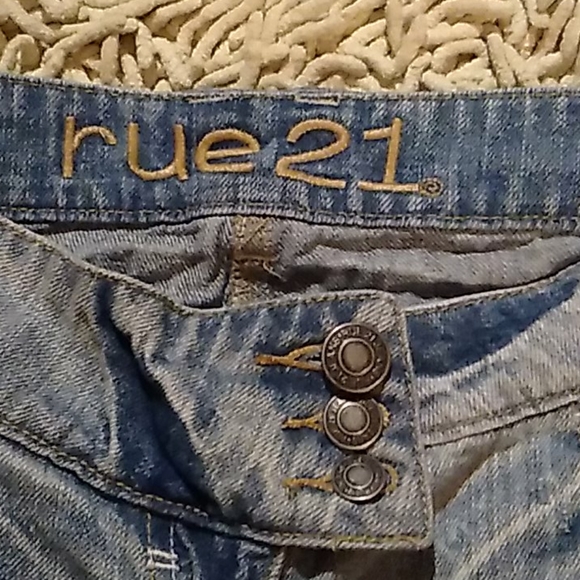 Rue 21 jean shorts size 3/4 - Picture 5 of 8